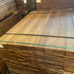 Ca. 61x Guyana Ipé Planken Geschaafd, 25x90mm, lengte 31/490cm, 30/550